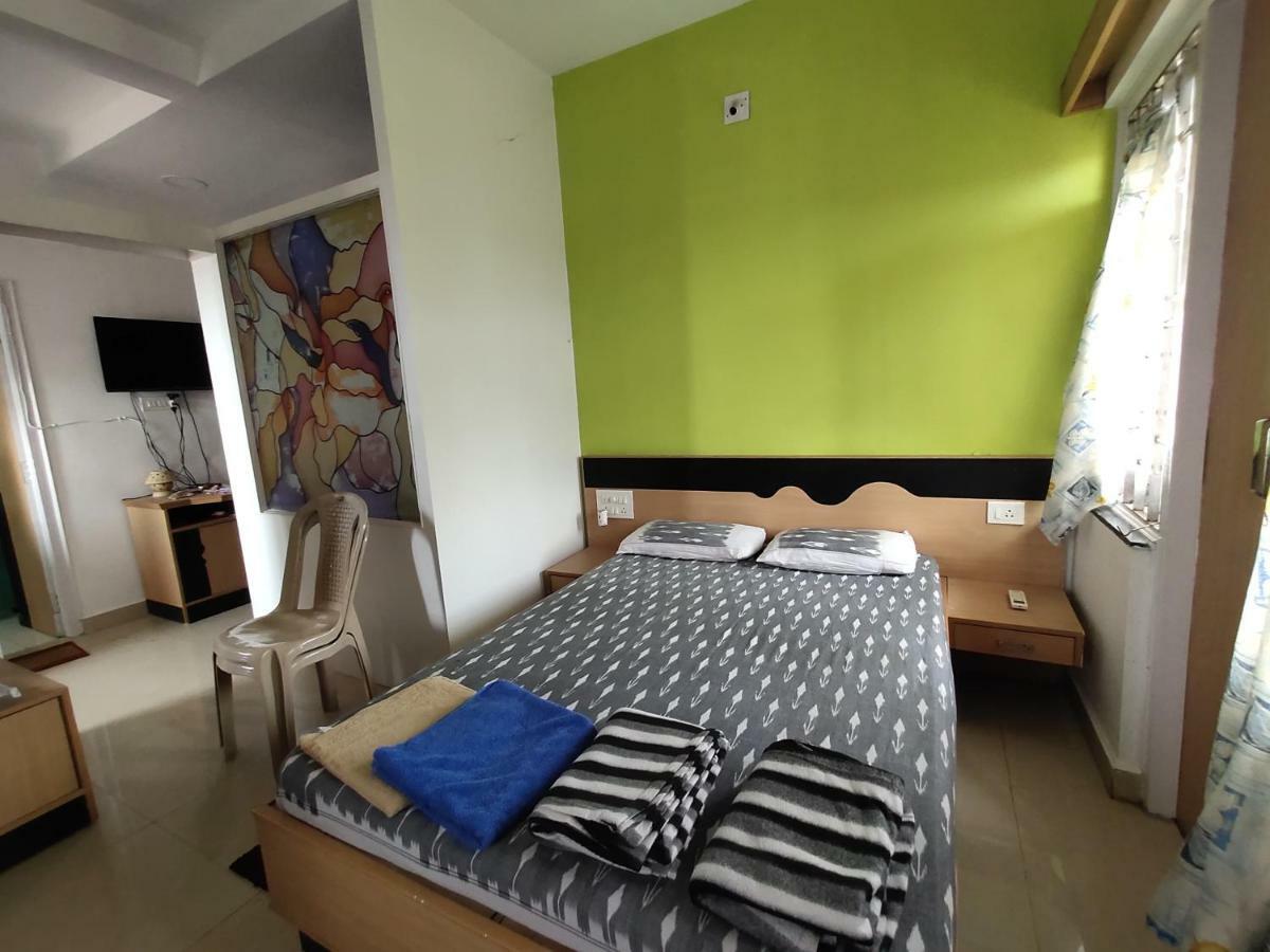 Nirman Beach Homestay Puri Ngoại thất bức ảnh